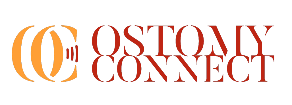 Logotyp för Ostomy Connect. Texten är i en elegant serif-typografi i rött, och till vänster finns ett grafiskt märke bestående av tre halvcirklar som blir OC i orange och rött med ljudvågs-liknande streck i mitten, vilket kan symbolisera kommunikation och kontakt.